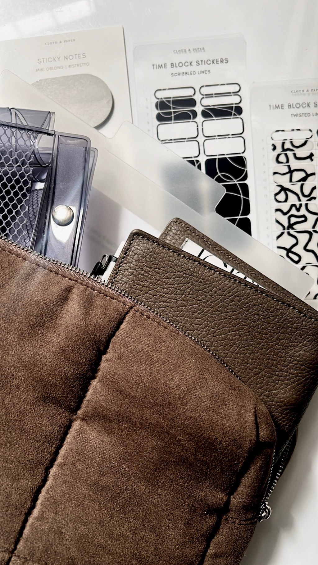 TRAVEL PLANNER POUCH